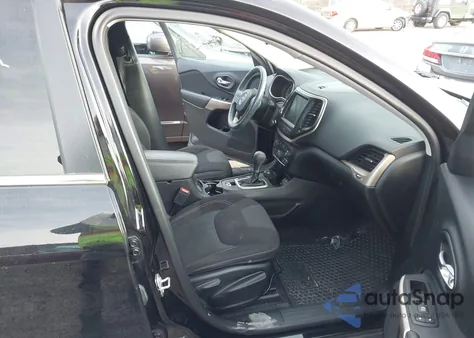 2017 Jeep Cherokee Latitude 4X4 z USA, uszkodzony, nr VIN 1C4PJMCSXHW628706